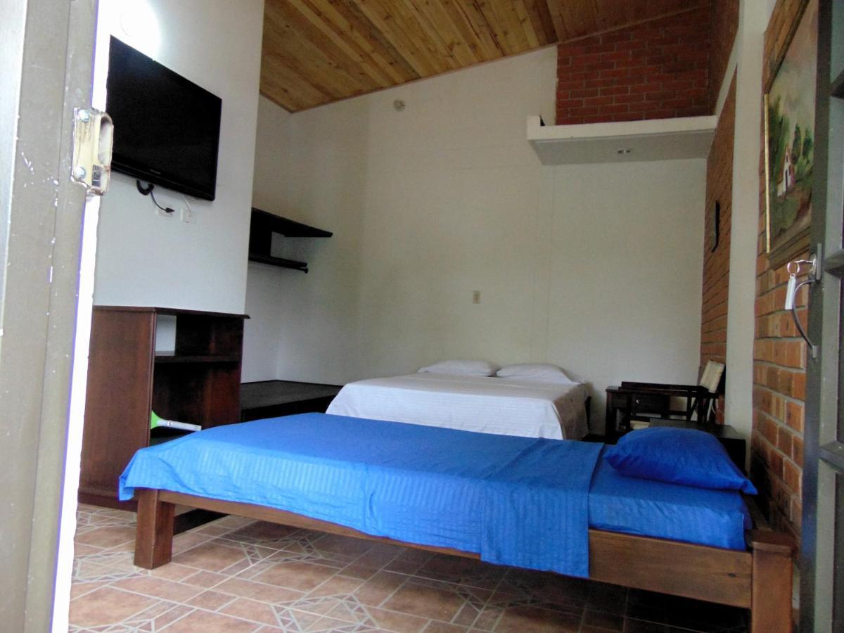Hostal Suna Vito Puerto Asís Buitenkant foto