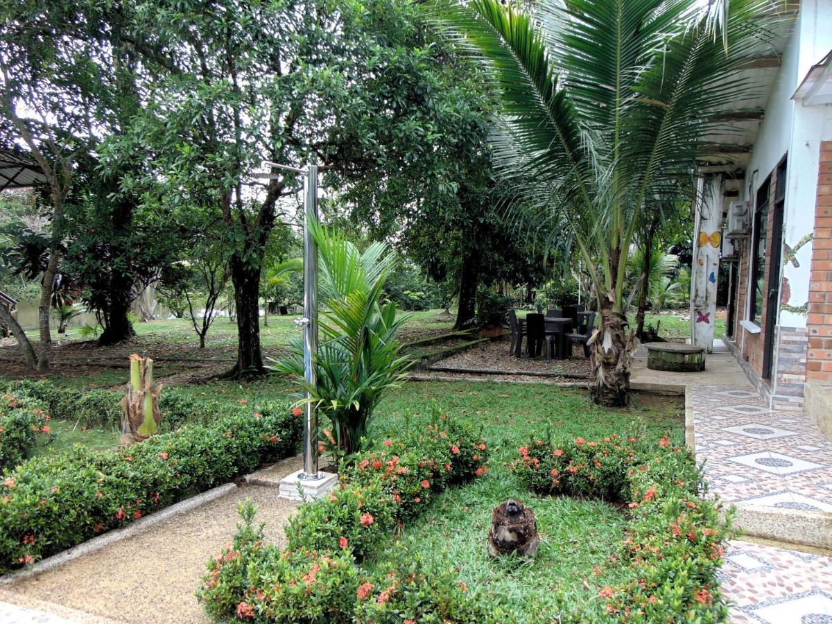 Hostal Suna Vito Puerto Asís Buitenkant foto