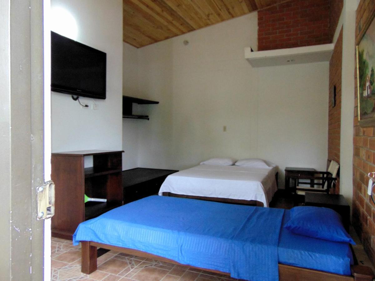 Hostal Suna Vito Puerto Asís Buitenkant foto