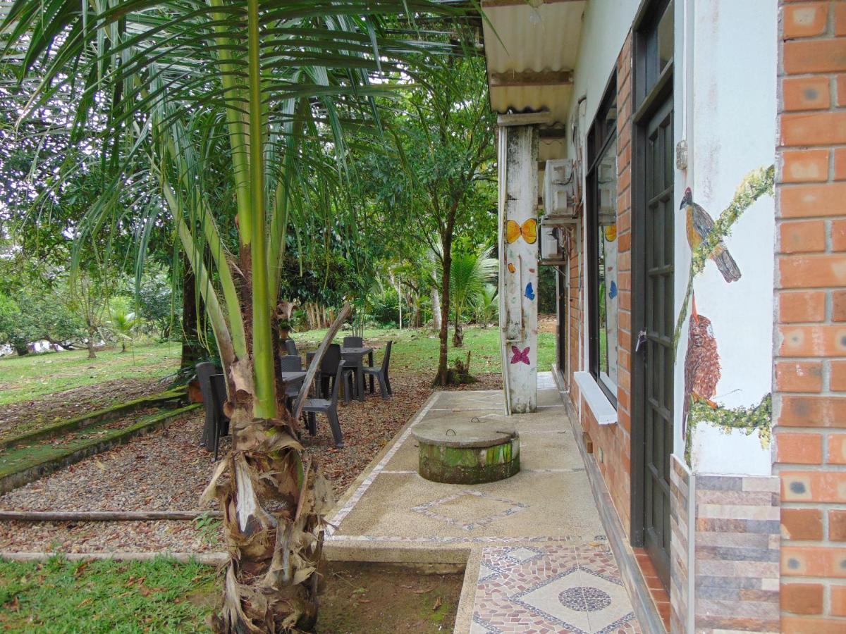 Hostal Suna Vito Puerto Asís Buitenkant foto