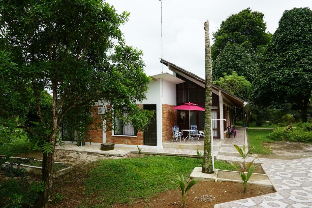 Hostal Suna Vito Puerto Asís Buitenkant foto