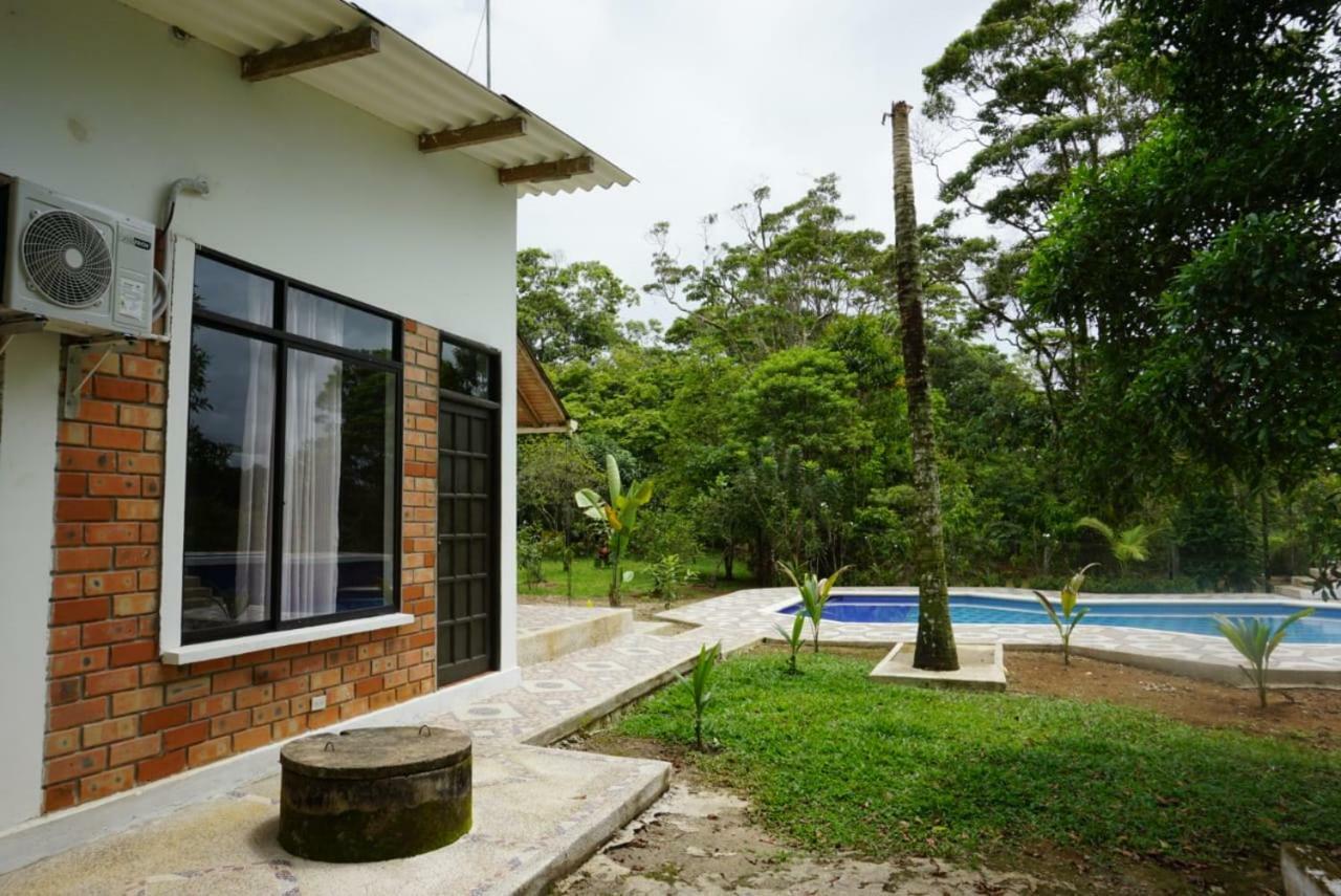 Hostal Suna Vito Puerto Asís Buitenkant foto
