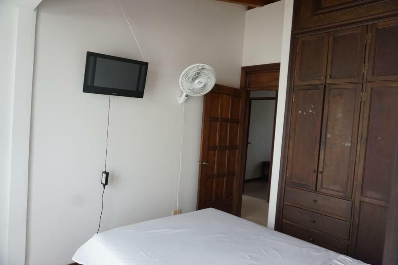 Hostal Suna Vito Puerto Asís Buitenkant foto
