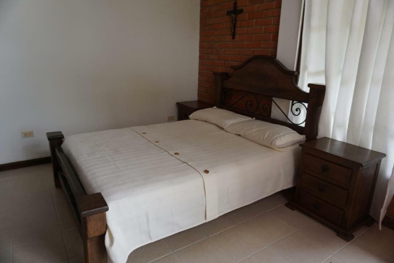 Hostal Suna Vito Puerto Asís Buitenkant foto