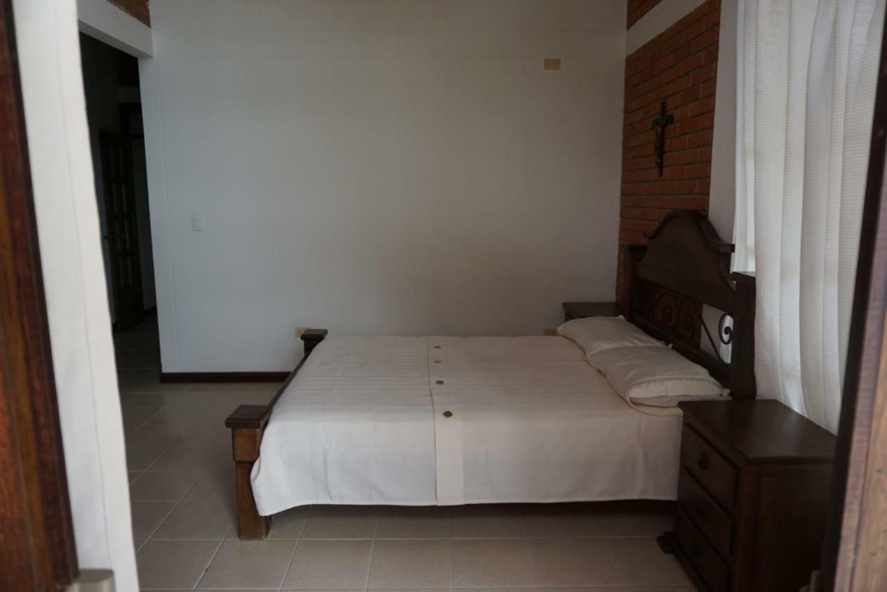 Hostal Suna Vito Puerto Asís Buitenkant foto