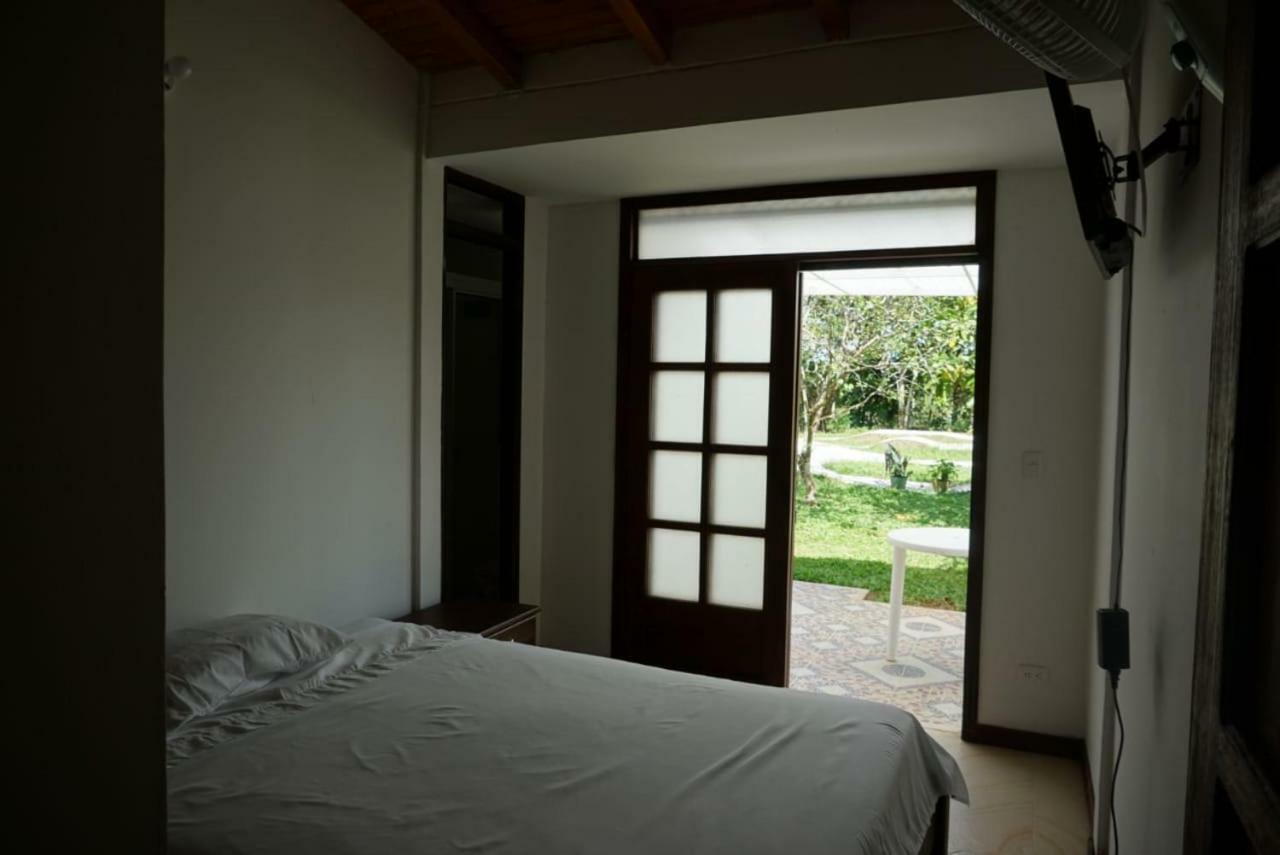 Hostal Suna Vito Puerto Asís Buitenkant foto