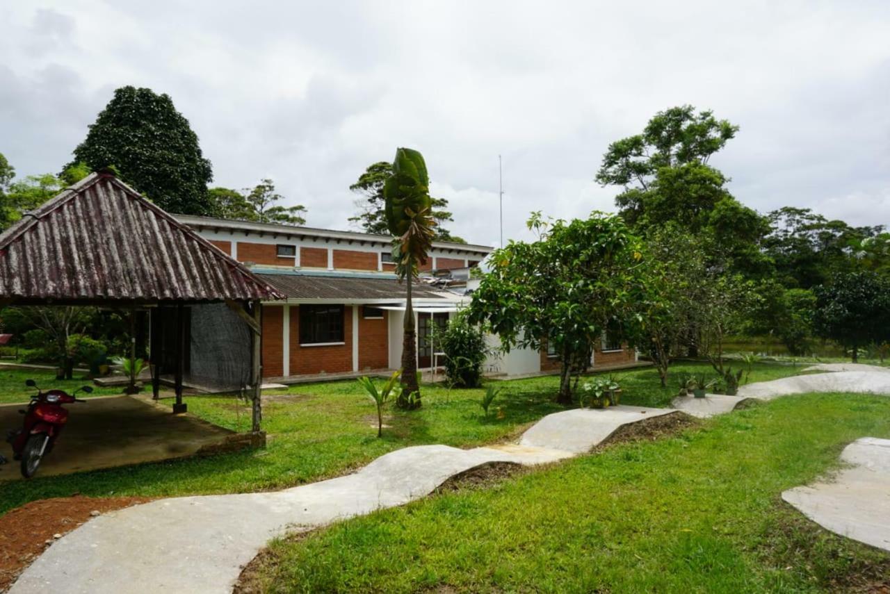 Hostal Suna Vito Puerto Asís Buitenkant foto