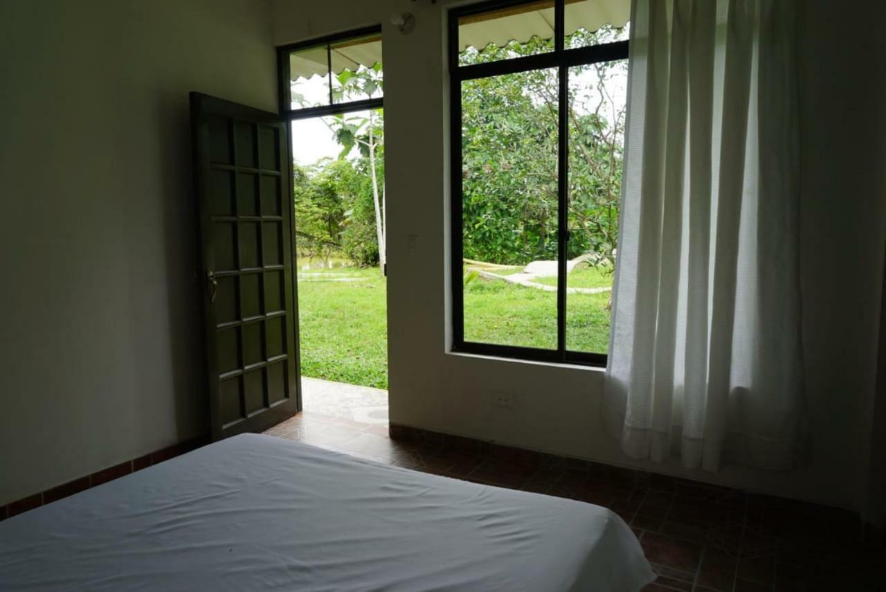 Hostal Suna Vito Puerto Asís Buitenkant foto