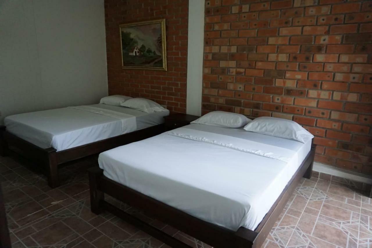 Hostal Suna Vito Puerto Asís Buitenkant foto